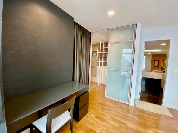 bedroom and room interior of Urbana Sathorn