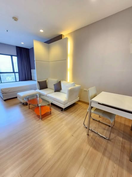 bedroom and living room of Urbano Absolute Sathon-Taksin