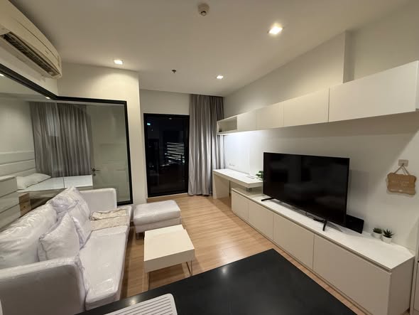 bedroom and living room of Urbano Absolute Sathon-Taksin