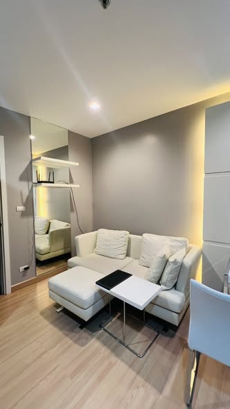 living room and bedroom of Urbano Absolute Sathon-Taksin