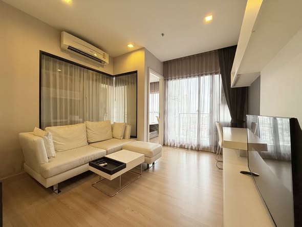living room and bedroom of Urbano Absolute Sathon-Taksin