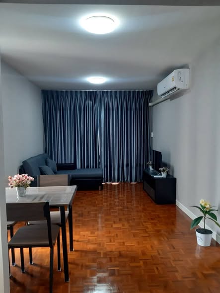 bedroom of Victoria Lakeview Condominium