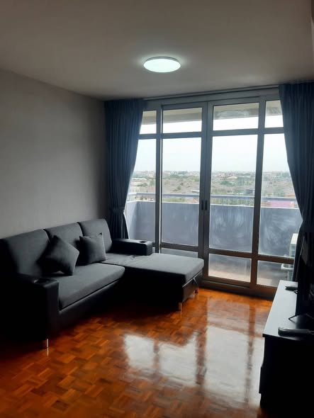 bedroom of Victoria Lakeview Condominium