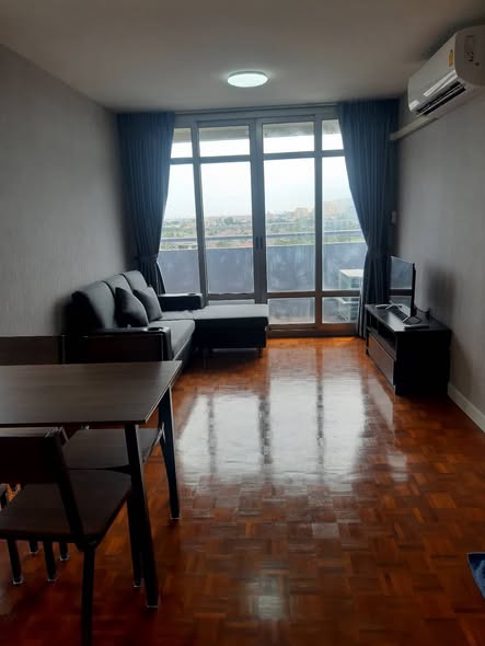 bedroom of Victoria Lakeview Condominium