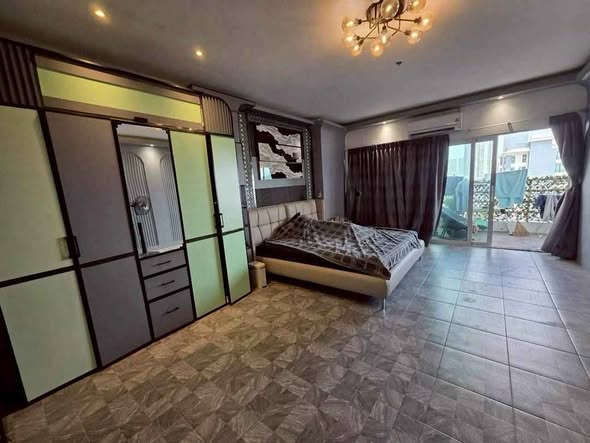 bedroom and room interior of View Talay 8