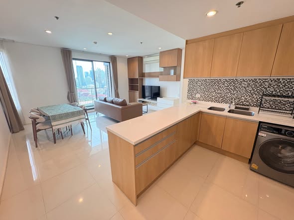 kitchen of Villa Asoke Condominium