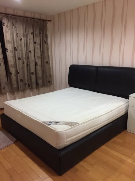 bedroom of Villa Sathon Condominium