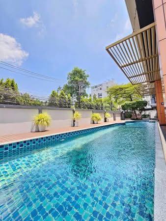 pool of Villa Sikhara