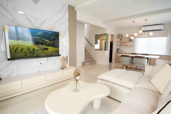 bedroom and living room of Villaggio 3 Srinakarin-Bangna