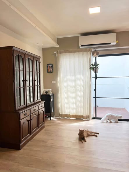room interior and kitchen of Villaggio 3 Srinakarin-Bangna