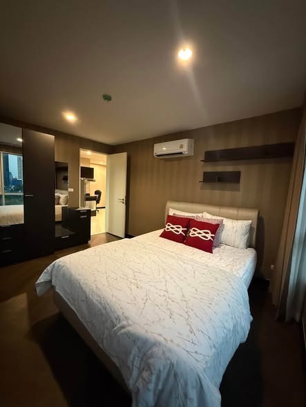 bedroom of Voque Sukhumvit 16 Residential Condominium