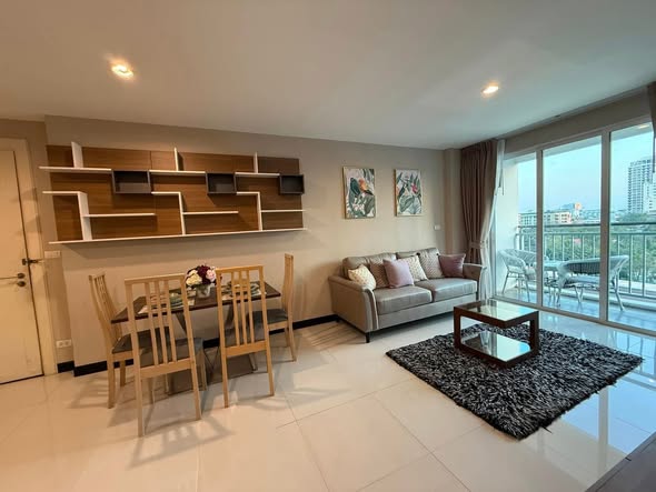 living room of Voque Sukhumvit 16 Residential Condominium