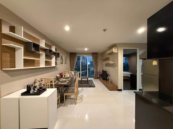 living room of Voque Sukhumvit 16 Residential Condominium