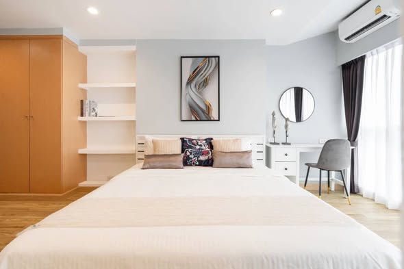 bedroom of Waterford Diamond Tower