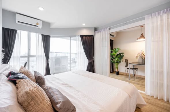 bedroom of Waterford Diamond Tower