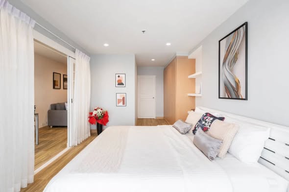 bedroom of Waterford Diamond Tower