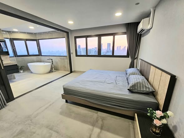 bedroom of Waterford Diamond Tower