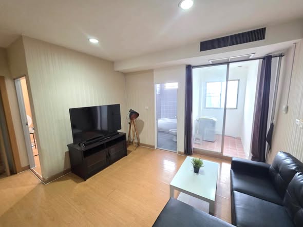 bedroom and room interior of Waterford Diamond Tower
