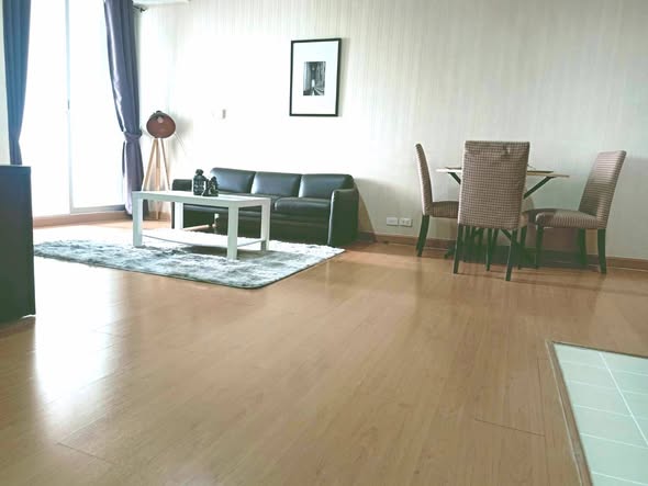 living room of Waterford Diamond Tower
