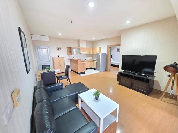 living room of Waterford Diamond Tower