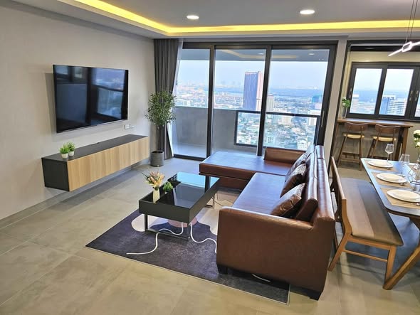 living room of Waterford Diamond Tower