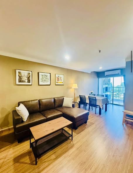 living room of Waterford Diamond Tower