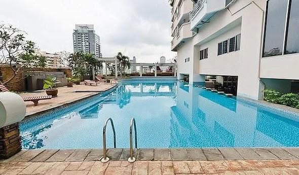 pool of Waterford Diamond Tower