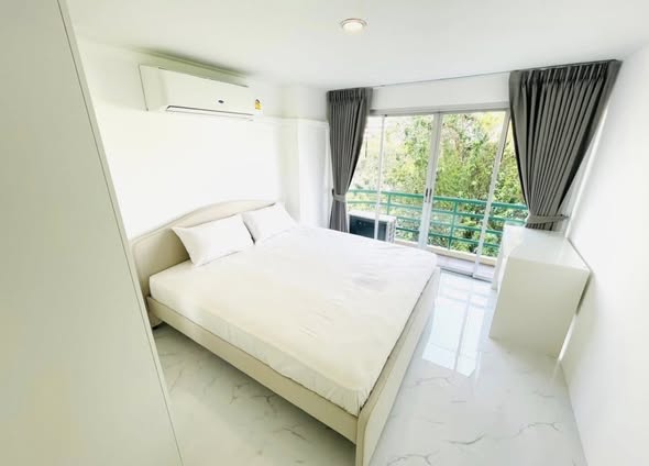 bedroom of Waterford Park Rama 4