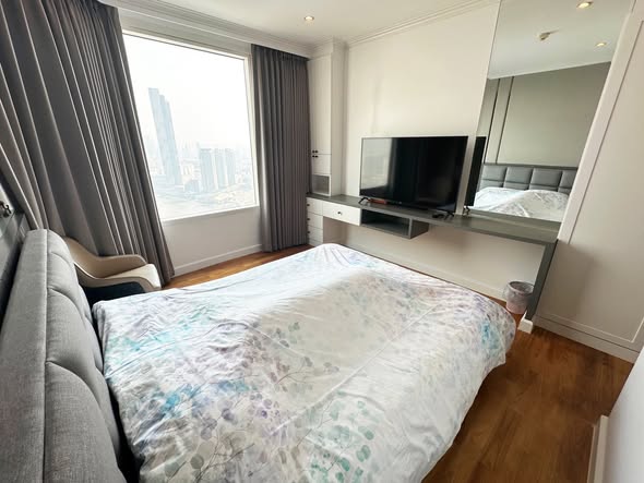 bedroom of Watermark Chao Phraya
