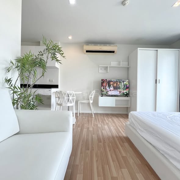 bedroom of We Condo