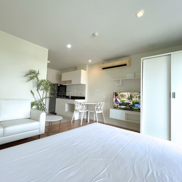 bedroom of We Condo