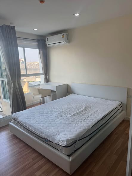 bedroom of We Condo