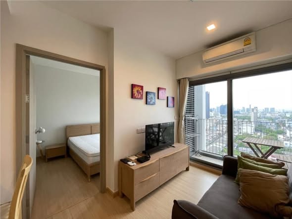 bedroom and room interior of Whizdom Connect Sukhumvit