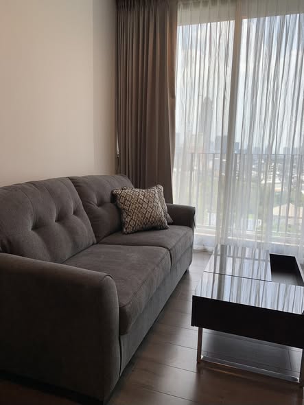 living room of Whizdom Essence Sukhumvit วิสซ์ดอม เอสเซ้นส์ สุขุมวิท