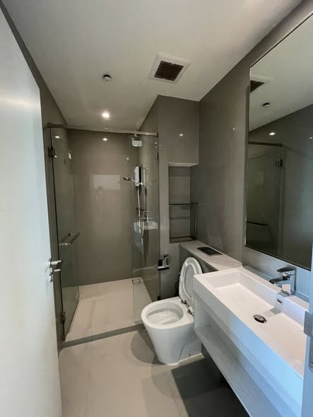 bathroom of Whizdom Station Ratchada-ThaPra