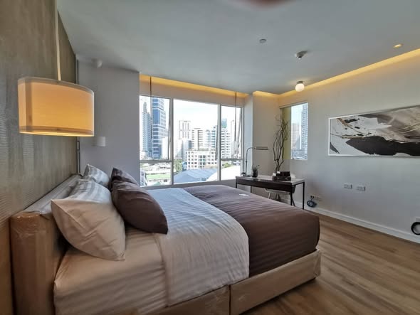 bedroom of Wilshire Condominium