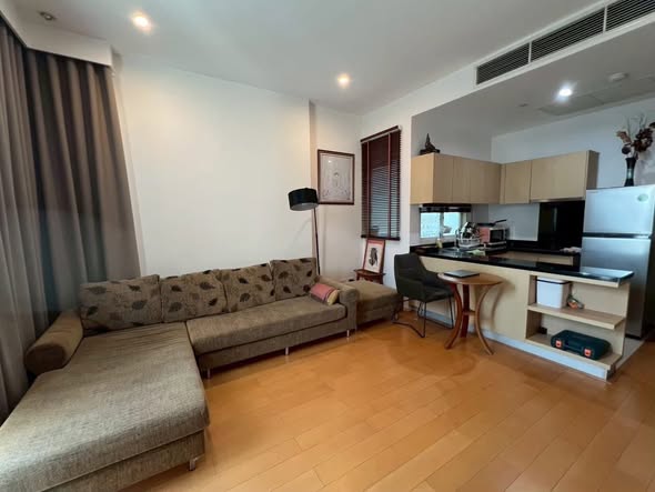 living room and bedroom of Wind Ratchayothin Condominium