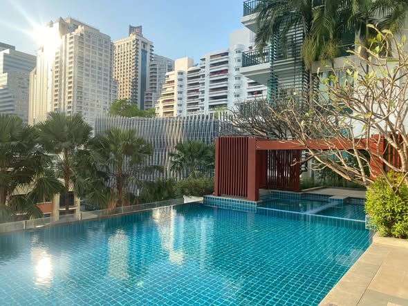 pool of Wind Sukhumvit 23