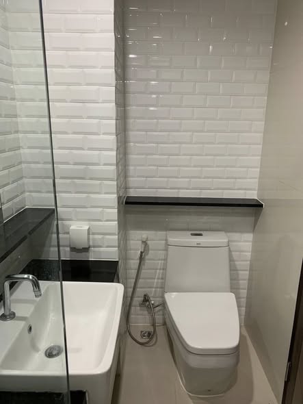 bathroom of Wish Signature II Midtown Siam