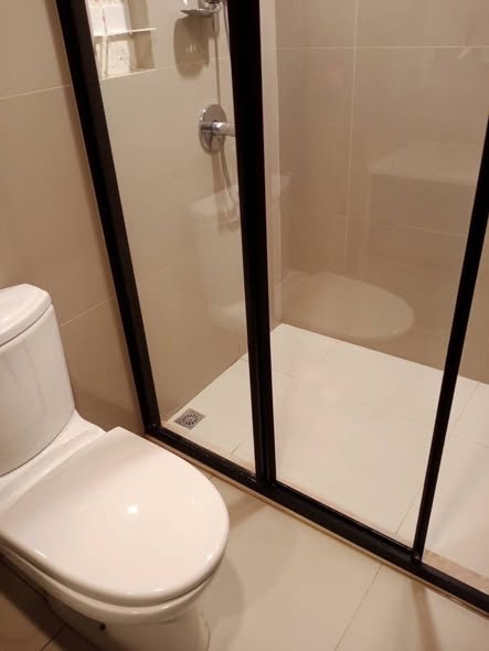 room interior and bathroom of XT HUAIKHWANG