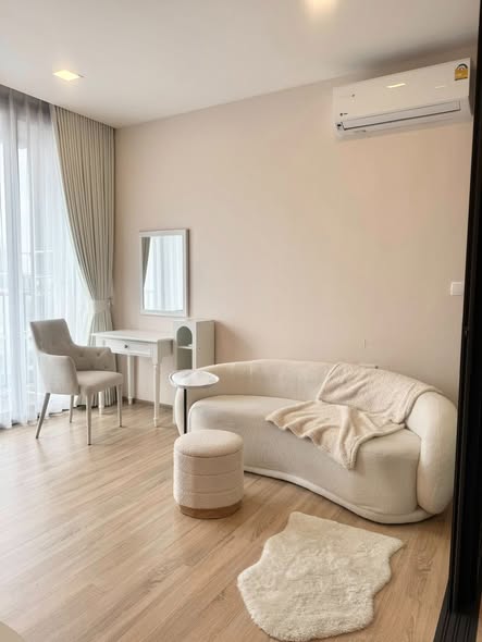 bedroom and living room of XT Phayathai