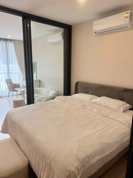 bedroom and room interior of XT Phayathai