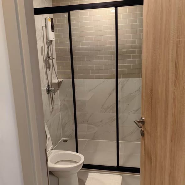 room interior and bathroom of XT Phayathai