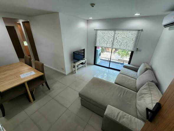 living room of Zenith Place Sukhumvit 42
