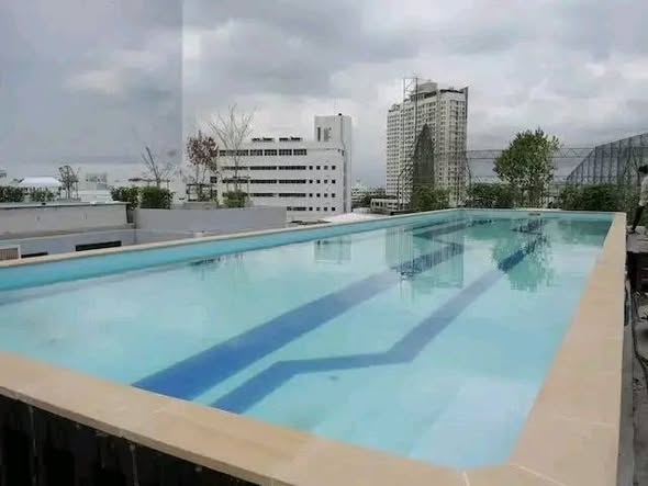 pool of Zenith Place Sukhumvit 42