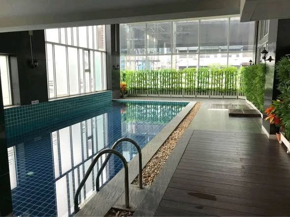 pool of Zenith Place Sukhumvit