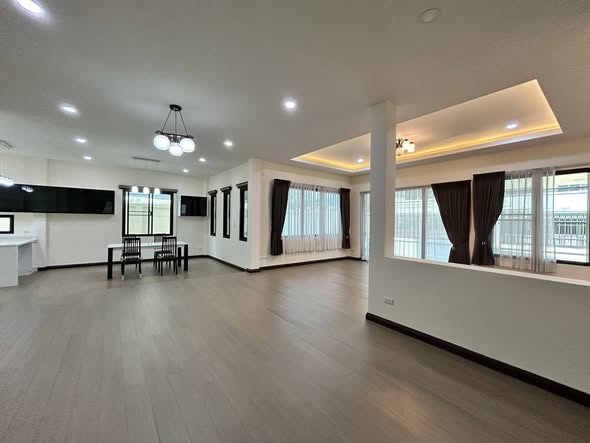 บ้านกลางเมือง ลาดพร้าว 101 สเตชั่น