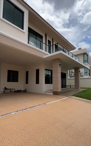 room interior of บ้านกลางเมือง ลาดพร้าว 101 สเตชั่น