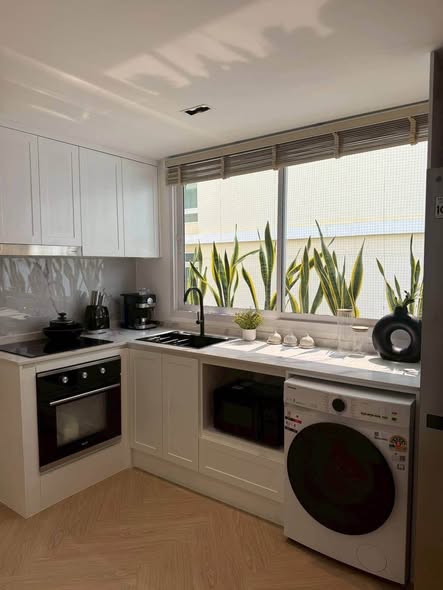 kitchen of 103 Condominium