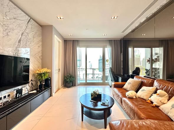 living room of 185 Rajadamri
